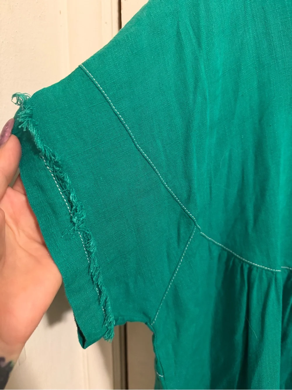 Umgee Green Button-Front Short Sleeve Top with Raw Hem Size Small BNWOT
